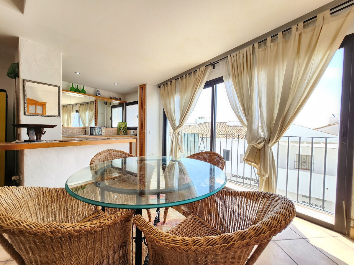 Appartement met 2 slaapkamers op de eerste lijn van Puerto Banús Marina in Puerto Banús - foto 8