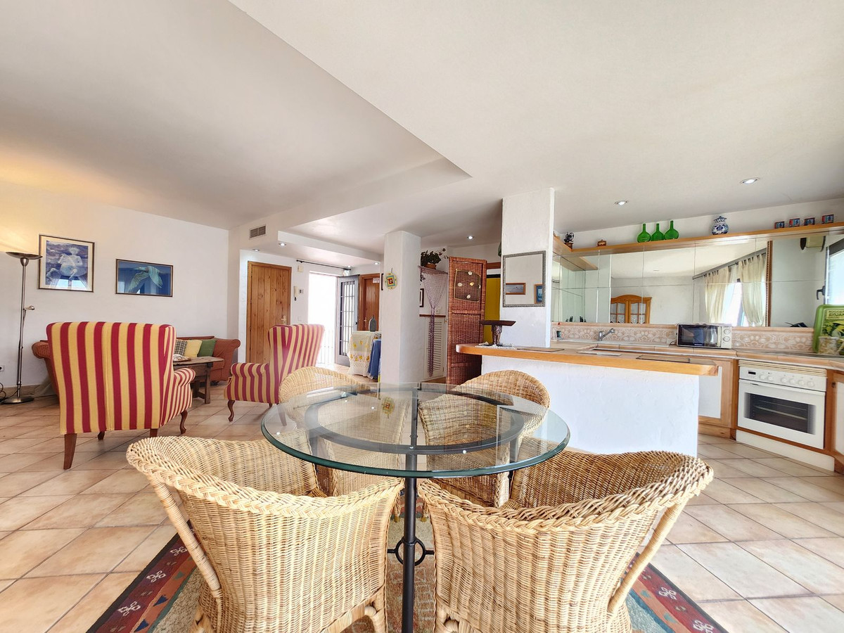 Appartement met 2 slaapkamers op de eerste lijn van Puerto Banús Marina in Puerto Banús - foto 9