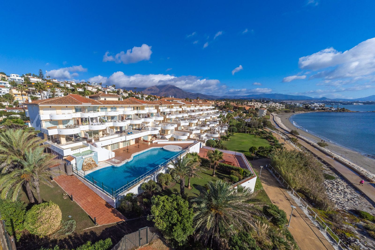 Drie-slaapkamer penthouse aan het strand in Estepona in Estepona - foto 2