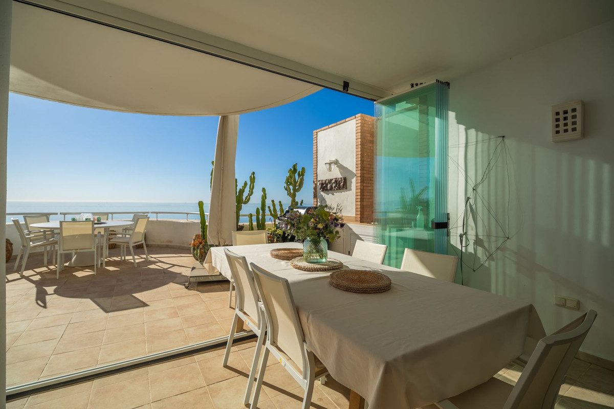 Drie-slaapkamer penthouse aan het strand in Estepona in Estepona - foto 15
