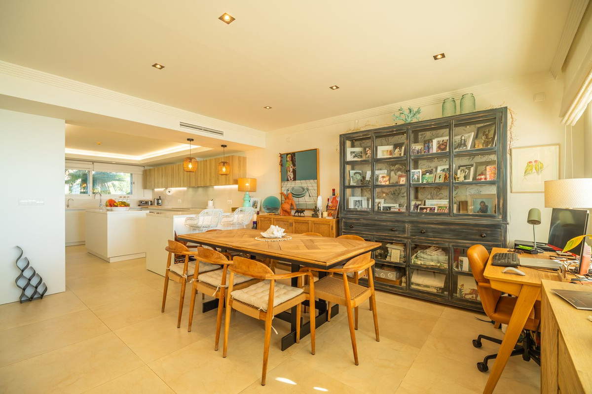 Drie-slaapkamer penthouse aan het strand in Estepona in Estepona - foto 18