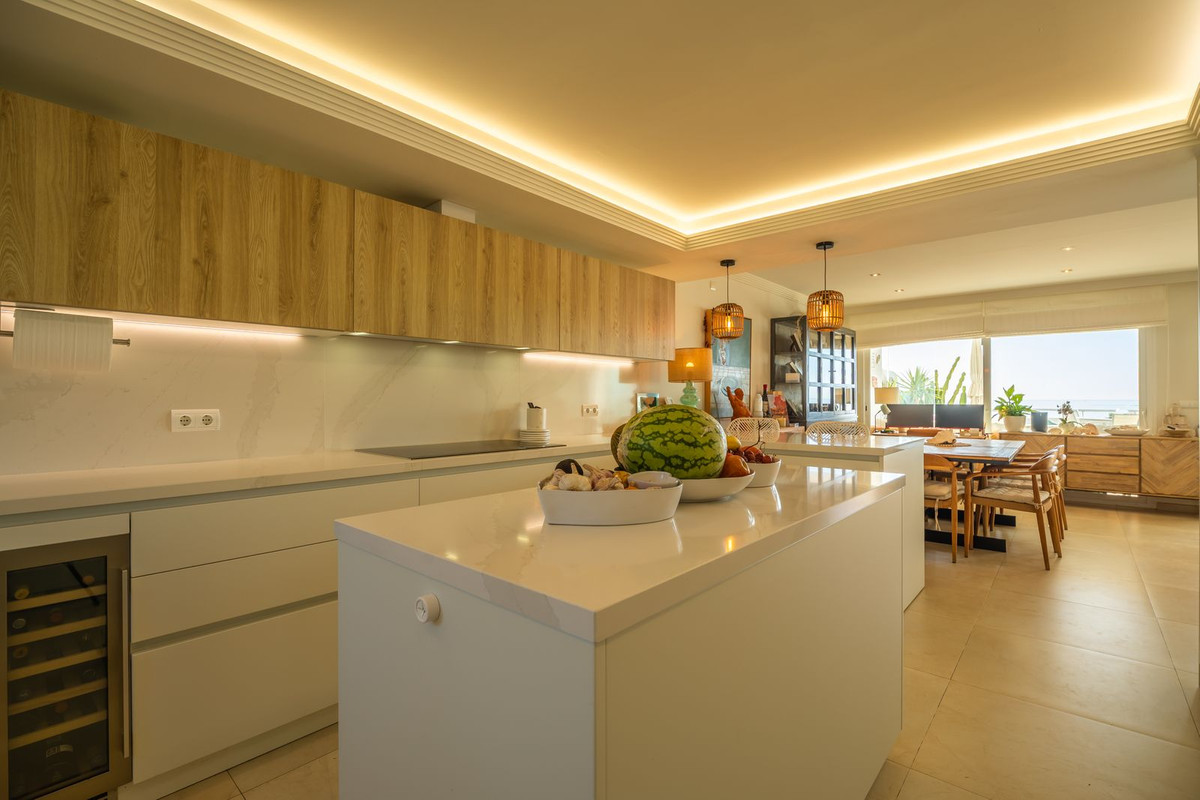 Drie-slaapkamer penthouse aan het strand in Estepona in Estepona - foto 5