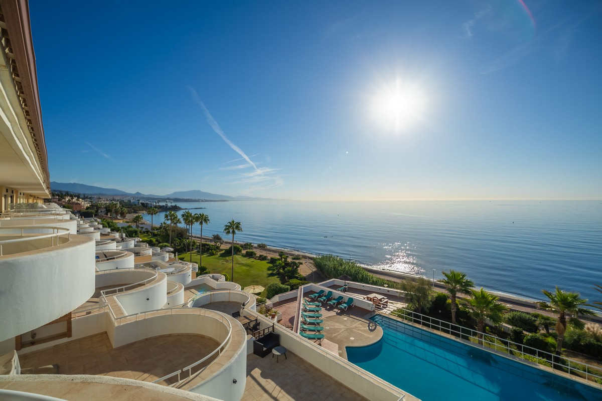 Drie-slaapkamer penthouse aan het strand in Estepona in Estepona - foto 6