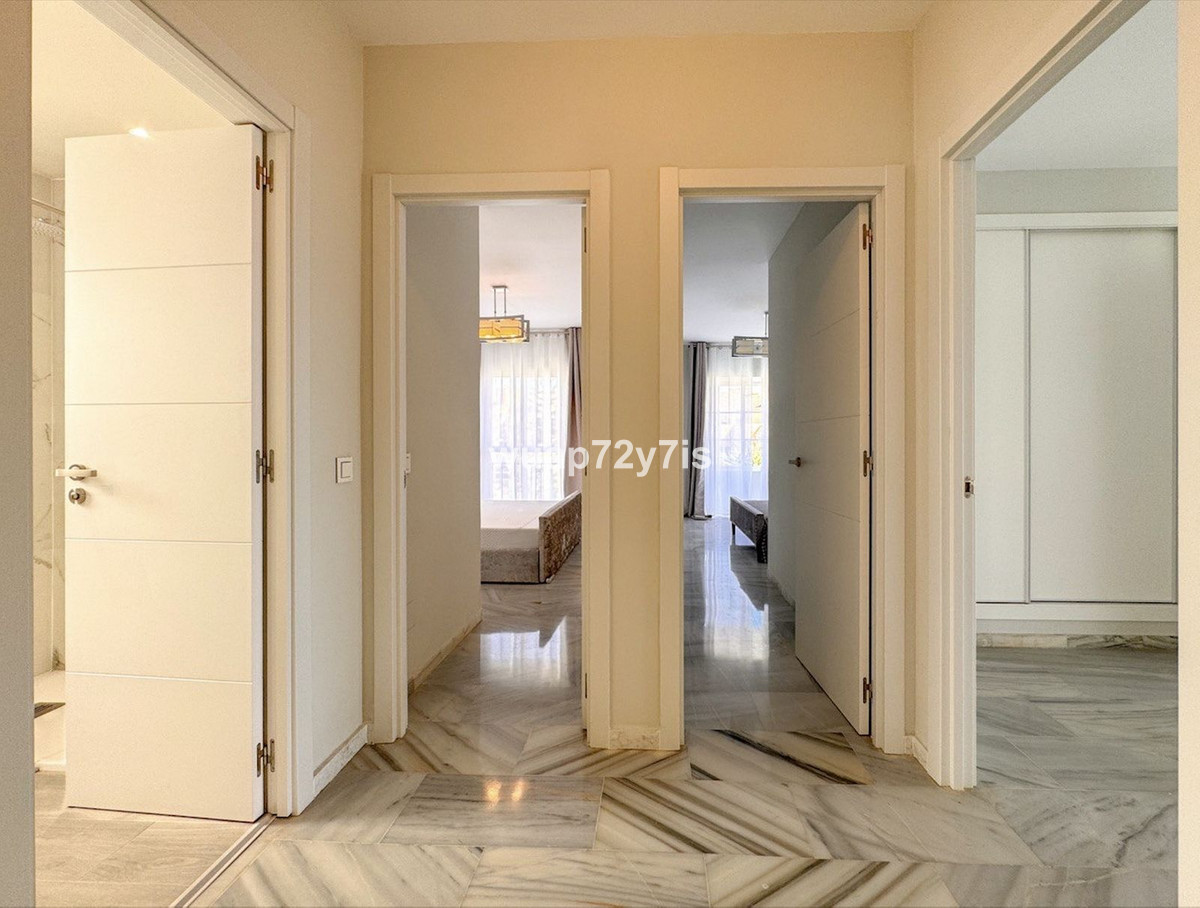 Vernieuwde penthouse met 3 slaapkamers in Bel-Air, Estepona in Bel Air - foto 11