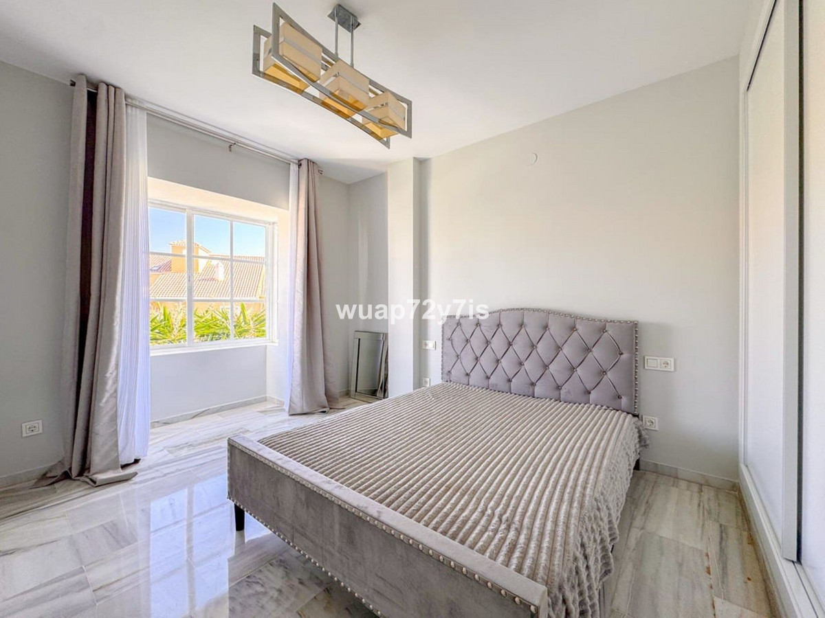 Vernieuwde penthouse met 3 slaapkamers in Bel-Air, Estepona in Bel Air - foto 12