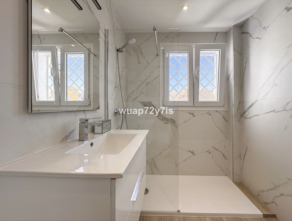 Vernieuwde penthouse met 3 slaapkamers in Bel-Air, Estepona in Bel Air - foto 14