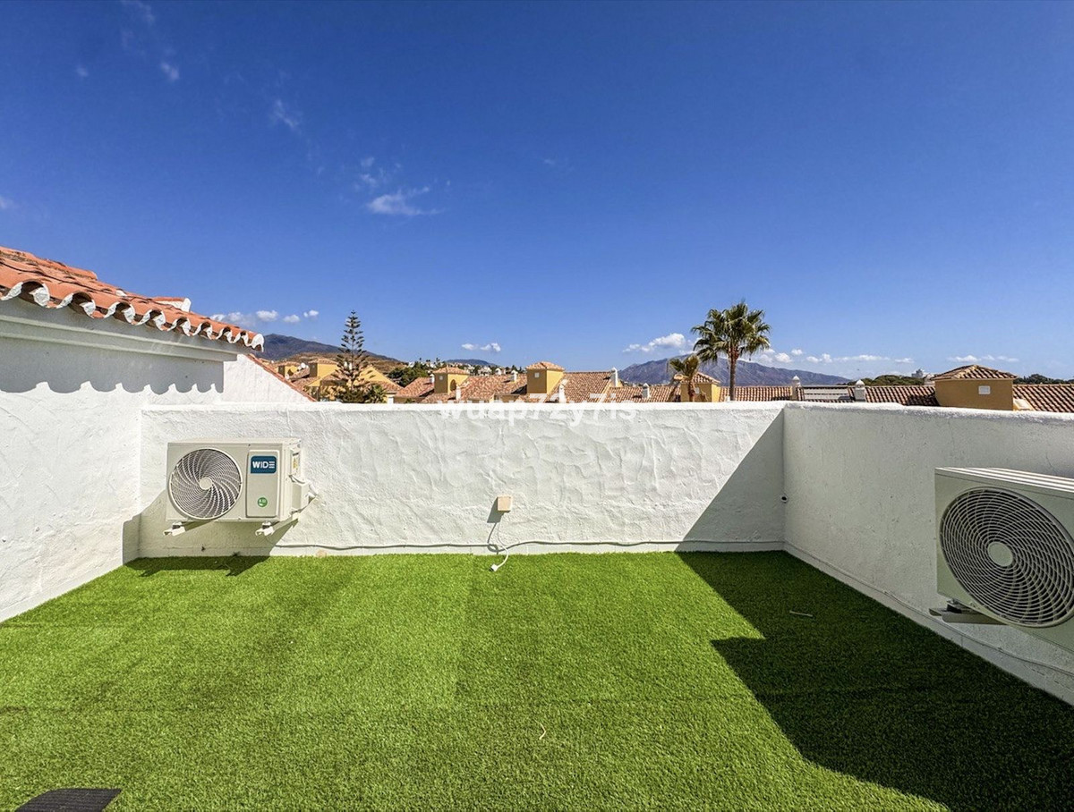 Vernieuwde penthouse met 3 slaapkamers in Bel-Air, Estepona in Bel Air - foto 20