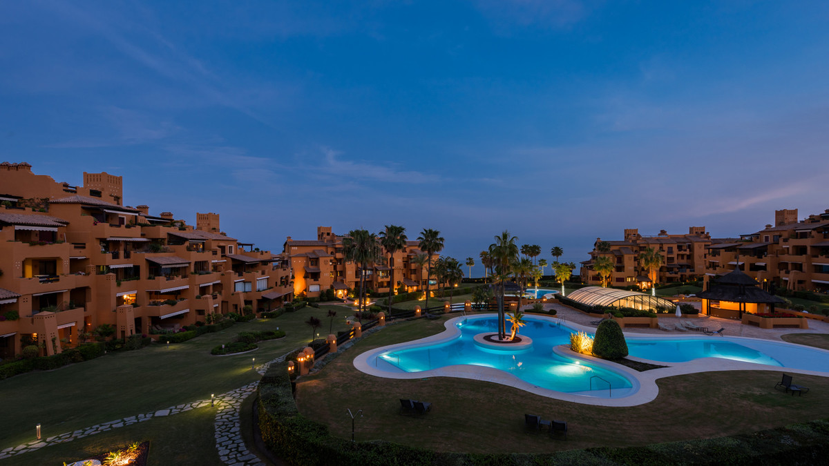 3 bedroom Apartment in Estepona in Estepona - foto 8