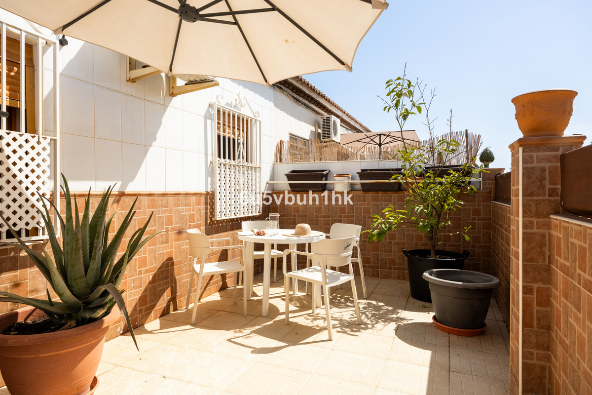 Drie-slaapkamer stadswoning in Málaga in Málaga - foto 3