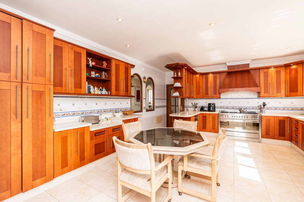 Luxe Andalusische villa in El Chaparral met 5 slaapkamers in El Chaparral - foto 16