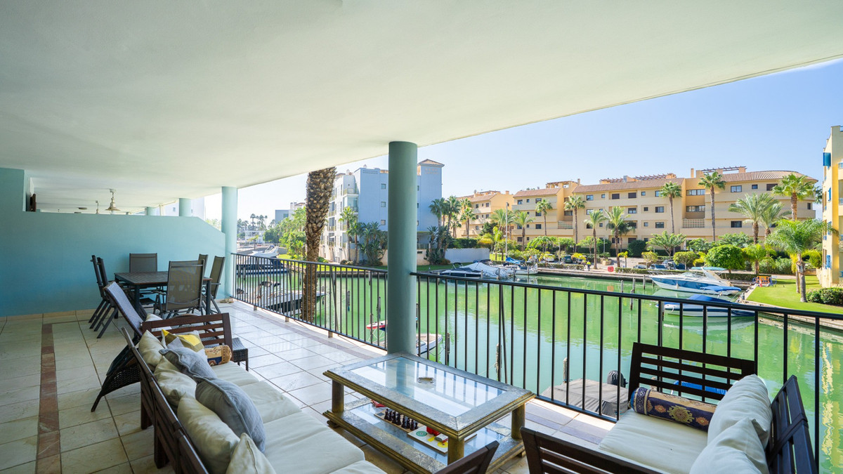 Drie-slaapkamer appartement direct aan de jachthaven in Sotogrande in Sotogrande - foto 2