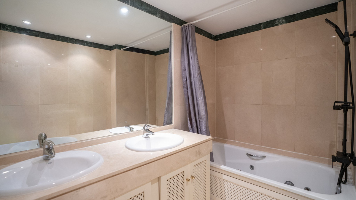 Drie-slaapkamer appartement direct aan de jachthaven in Sotogrande in Sotogrande - foto 11