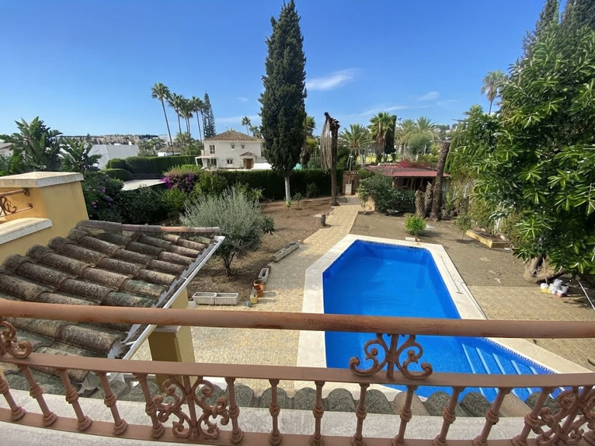 6-slaapkamer villa in Nueva Andalucía in Nueva Andalucía - foto 2