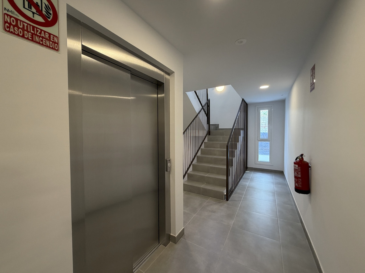 Drie-slaapkamer appartement in Estepona in Estepona - foto 17