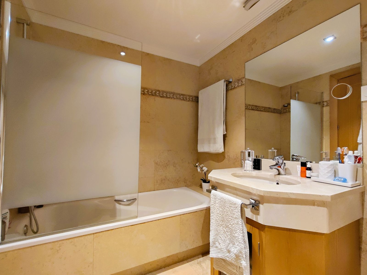 Drie-slaapkamerappartement in San Pedro de Alcántara in San Pedro de Alcántara - foto 19