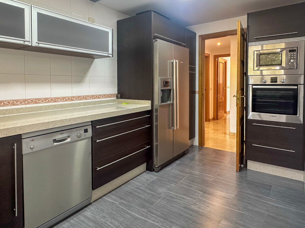 3 bedroom Apartment in Torremolinos in Torremolinos - foto 4