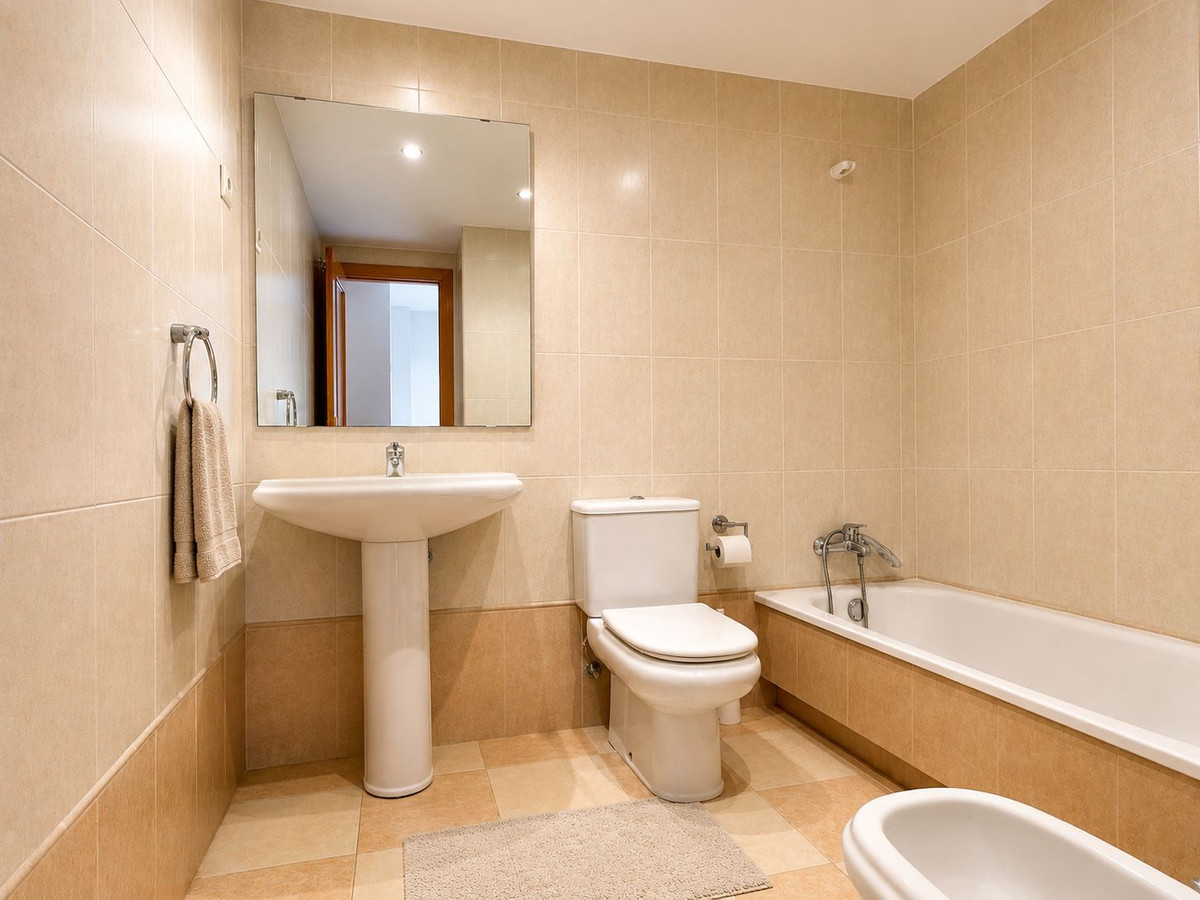 3 bedroom Apartment in Torremolinos in Torremolinos - foto 8