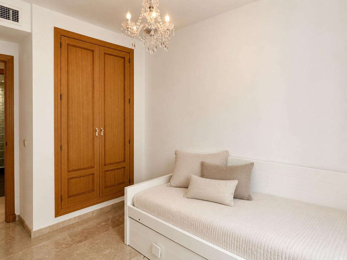 3 bedroom Apartment in Torremolinos in Torremolinos - foto 10