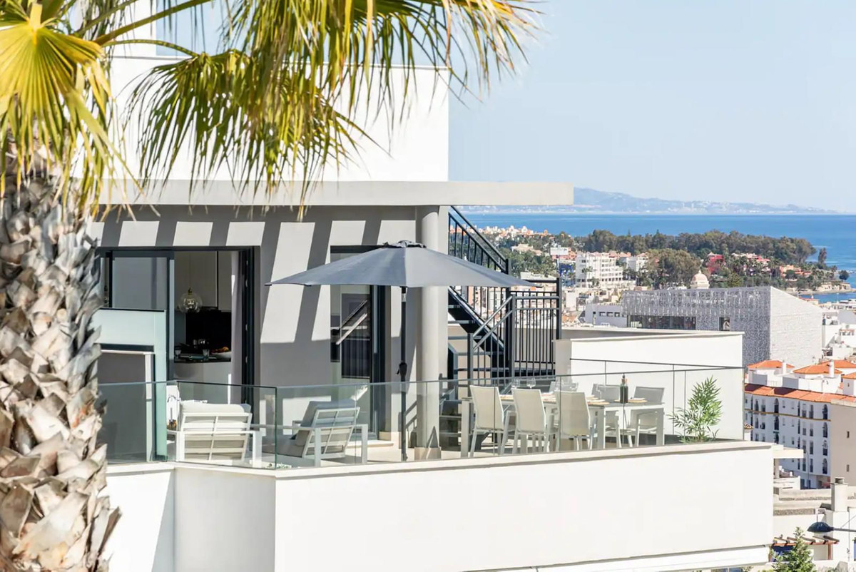 Exclusieve duplex-penthouse met privé dakterras in Estepona in Estepona - foto 4