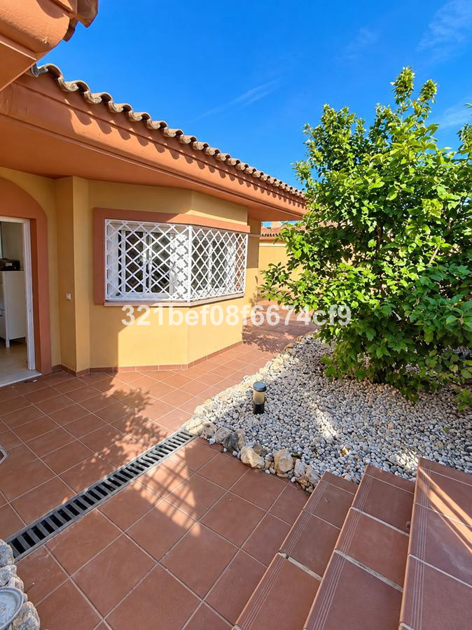 4-slaapkamerwoning in Cancelada (Estepona) in Cancelada - foto 3