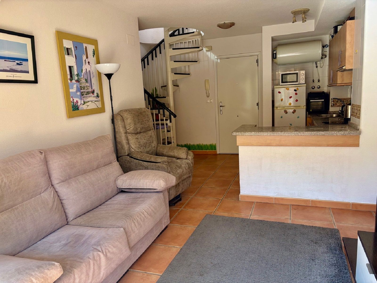 Penthouse met 1 slaapkamer in El Morche met balkon, 30 m² solarium en parkeerplaats in El Morche - foto 4
