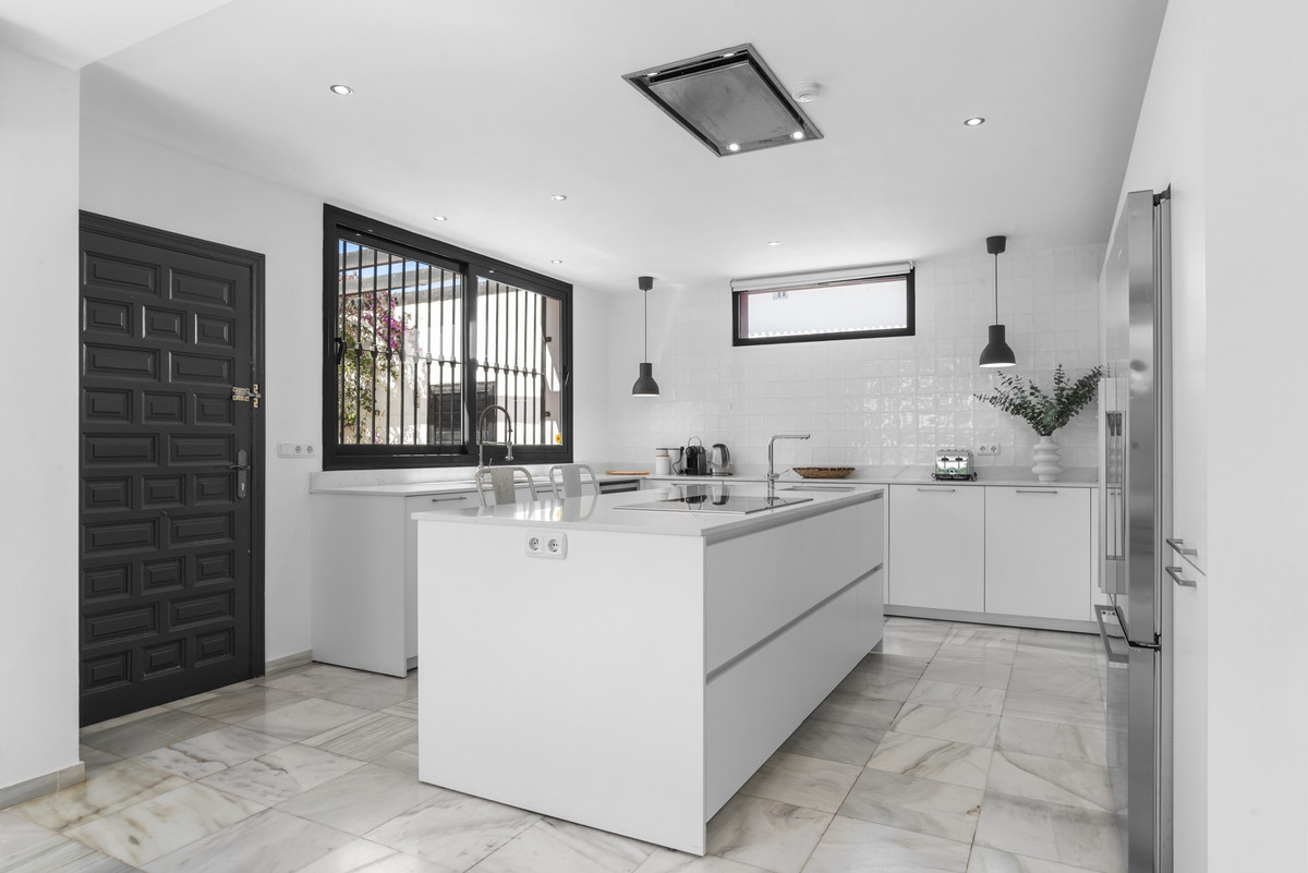 Villa met 6 slaapkamers in Nueva Andalucía, Marbella in Nueva Andalucía - foto 7
