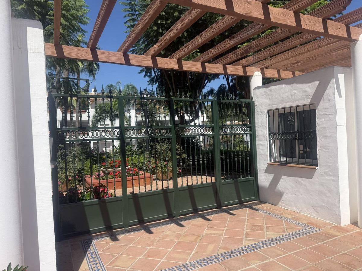 Drie-slaapkamer appartement in Selwo, Málaga in Selwo - foto 2