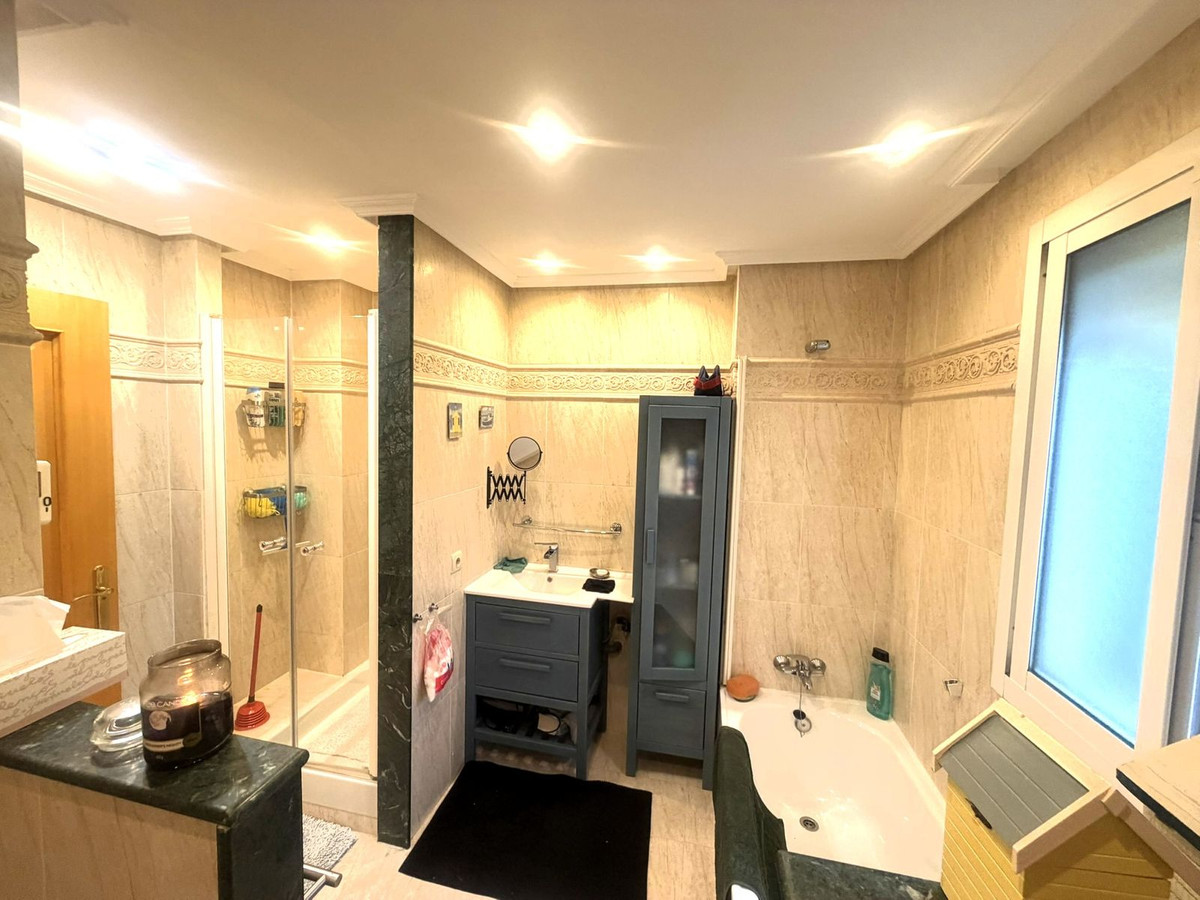 Drie-slaapkamer appartement in Selwo, Málaga in Selwo - foto 15