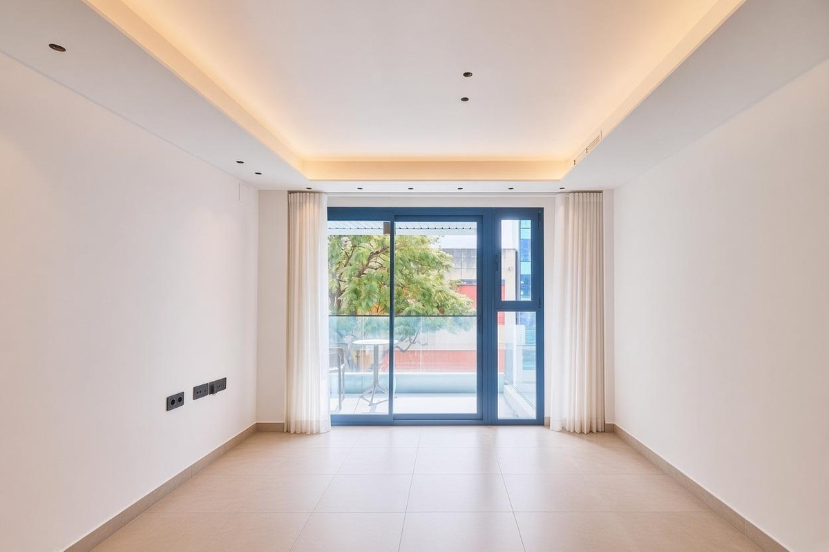 Drie-slaapkamerappartement in Fuengirola Centrum in Fuengirola - foto 3