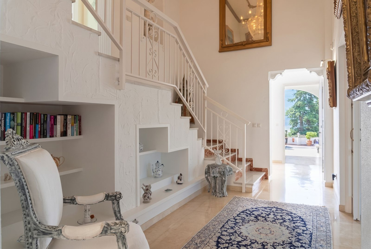 Zuidgerichte villa met 4 slaapkamers op dubbel perceel met zeezicht in La Capellanía, Benalmádena in La Capellania - foto 10