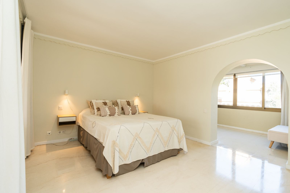 3-slaapkamer duplex-penthouse aan de golfbaan in Atalaya in Atalaya - foto 15