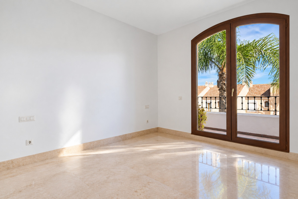 3 slaapkamers Stadswoning in El Paraíso Hills, Málaga in El Paraiso - foto 4