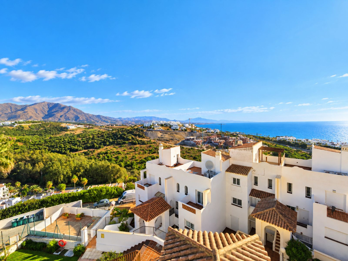Ruime drie-slaapkamer penthouse met panoramische uitzichten – Estrella de Bahía in Casares Playa - foto 18