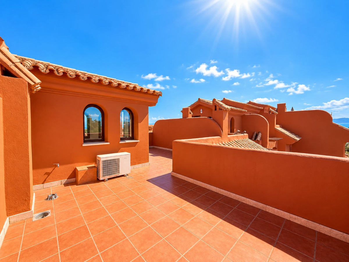 3-slaapkamer duplex penthouse met zeezicht in Estepona in Estepona - foto 3