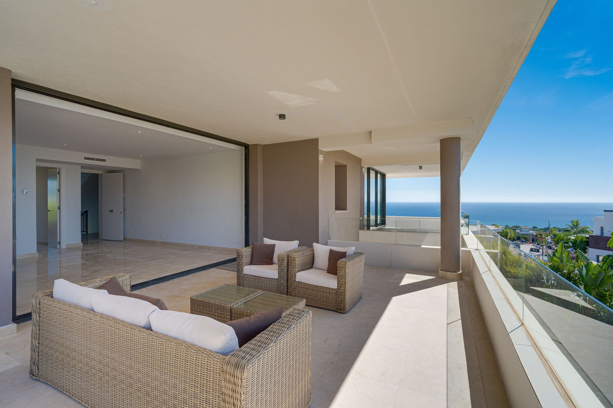 Moderne appartement met twee slaapkamers en panoramisch zeezicht in Cabopino in Cabopino - foto 2