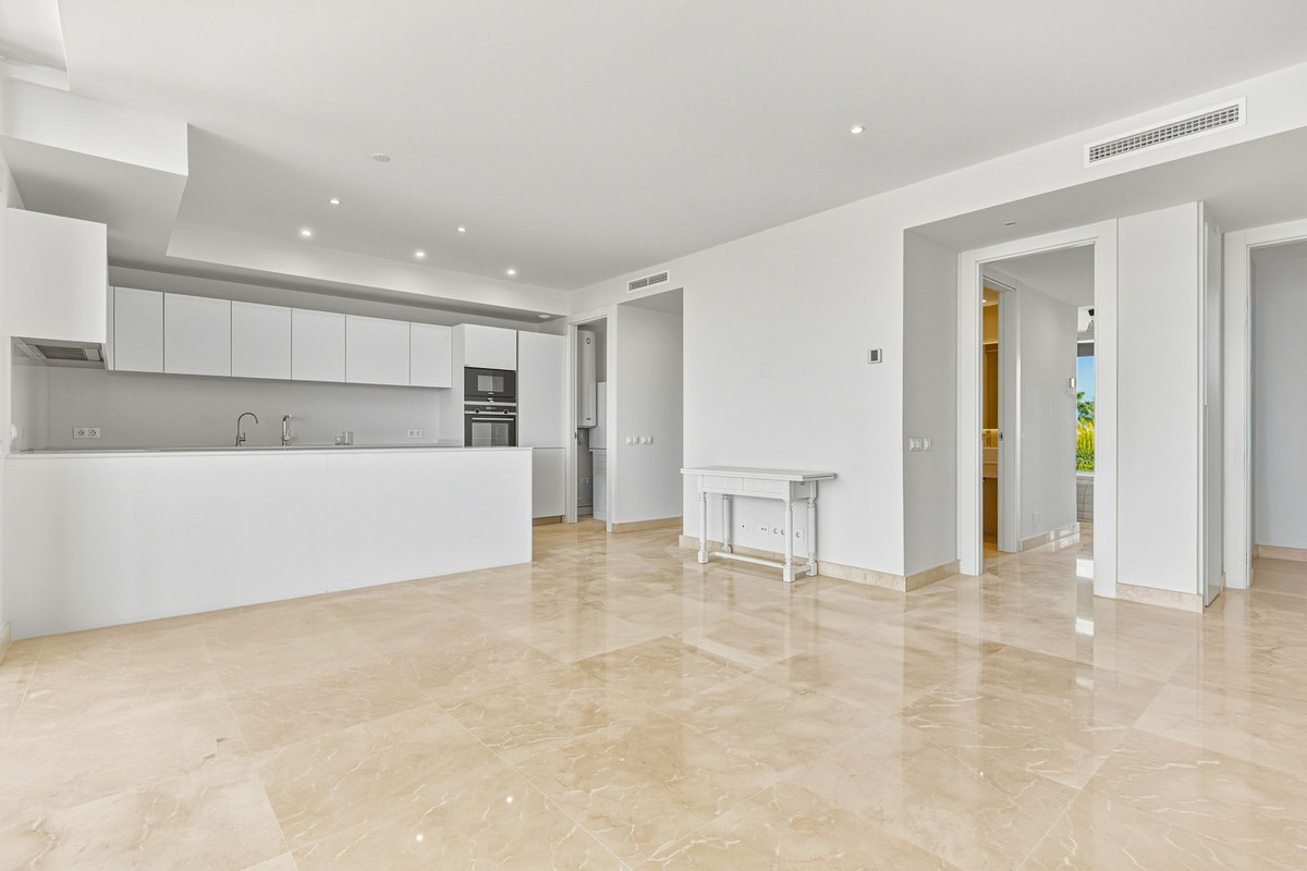 Moderne appartement met twee slaapkamers en panoramisch zeezicht in Cabopino in Cabopino - foto 13