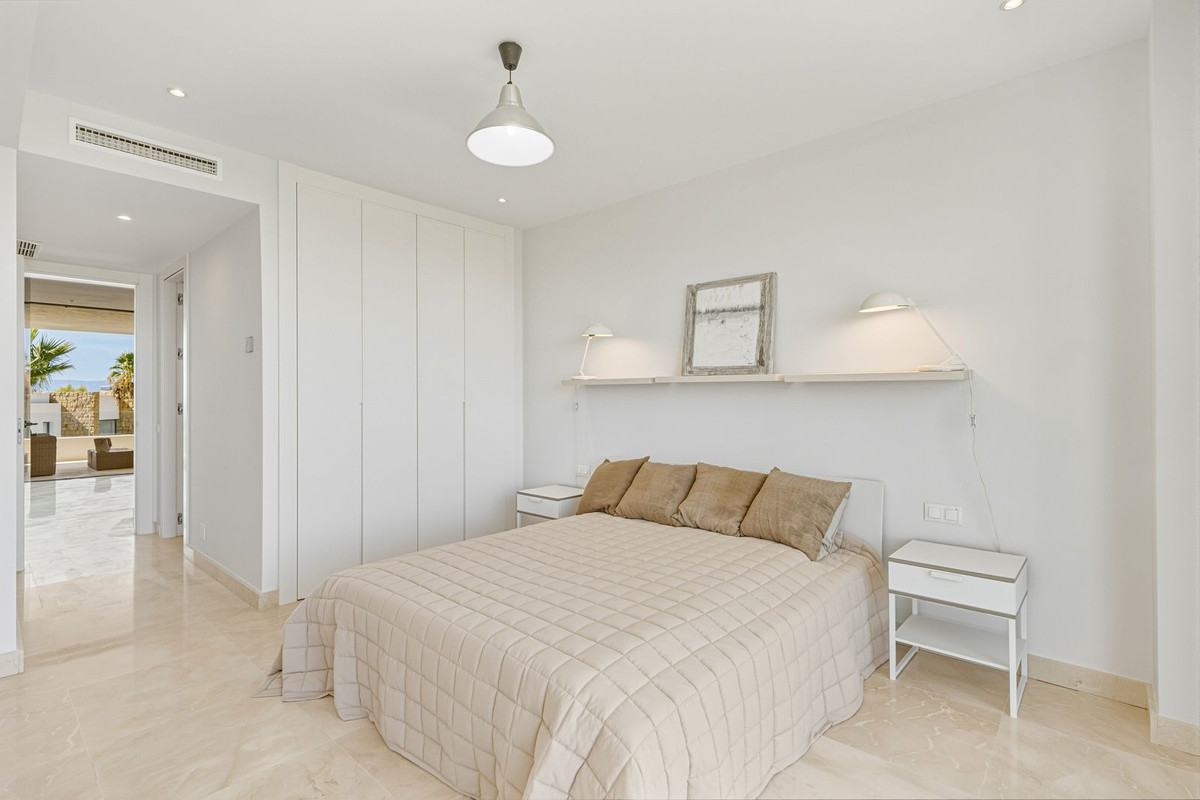 Moderne appartement met twee slaapkamers en panoramisch zeezicht in Cabopino in Cabopino - foto 20