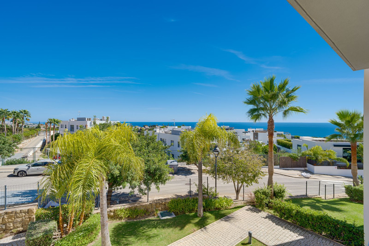 Moderne appartement met twee slaapkamers en panoramisch zeezicht in Cabopino in Cabopino - foto 6