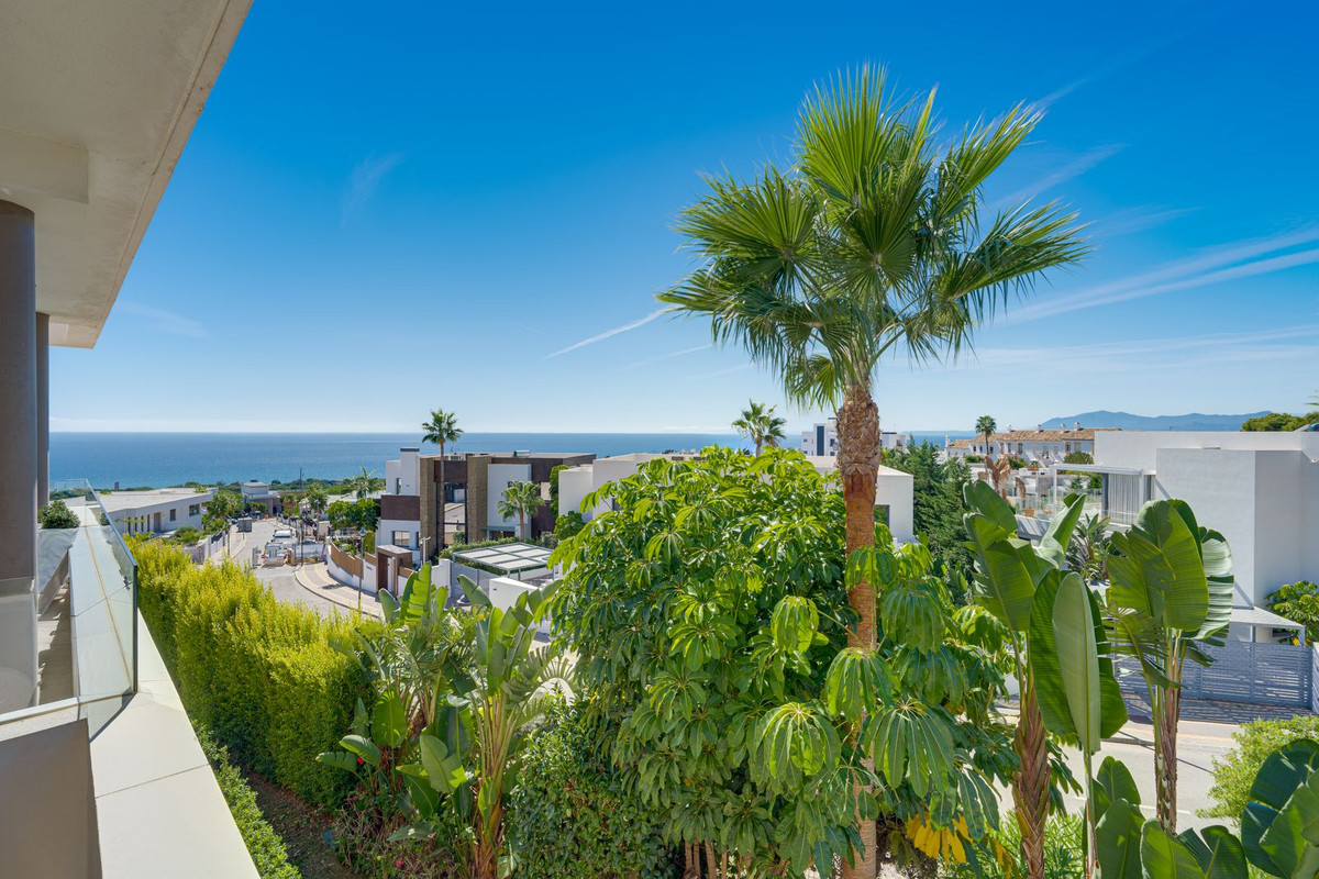 Moderne appartement met twee slaapkamers en panoramisch zeezicht in Cabopino in Cabopino - foto 7