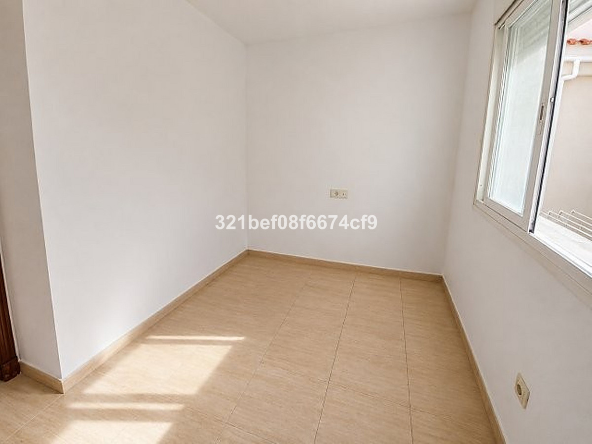 2 bedroom Apartment in San Luis De Sabinillas in San Luis de Sabinillas - foto 11