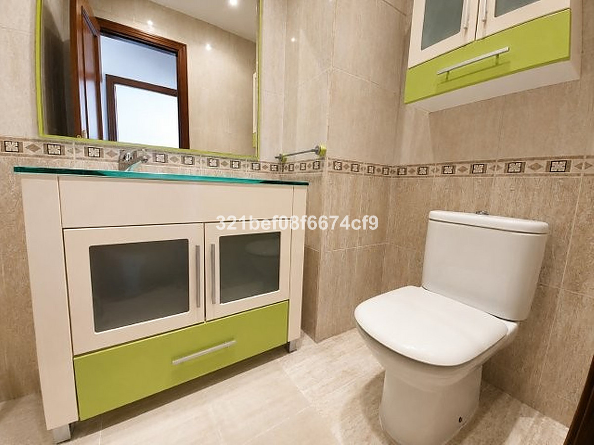 2 bedroom Apartment in San Luis De Sabinillas in San Luis de Sabinillas - foto 12