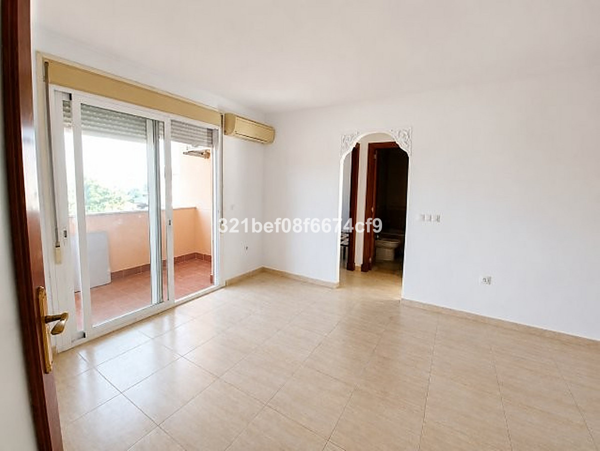 2 bedroom Apartment in San Luis De Sabinillas in San Luis de Sabinillas - foto 3