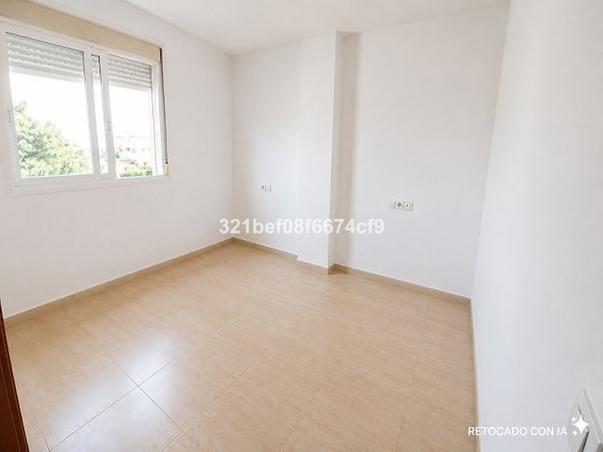 2 bedroom Apartment in San Luis De Sabinillas in San Luis de Sabinillas - foto 9