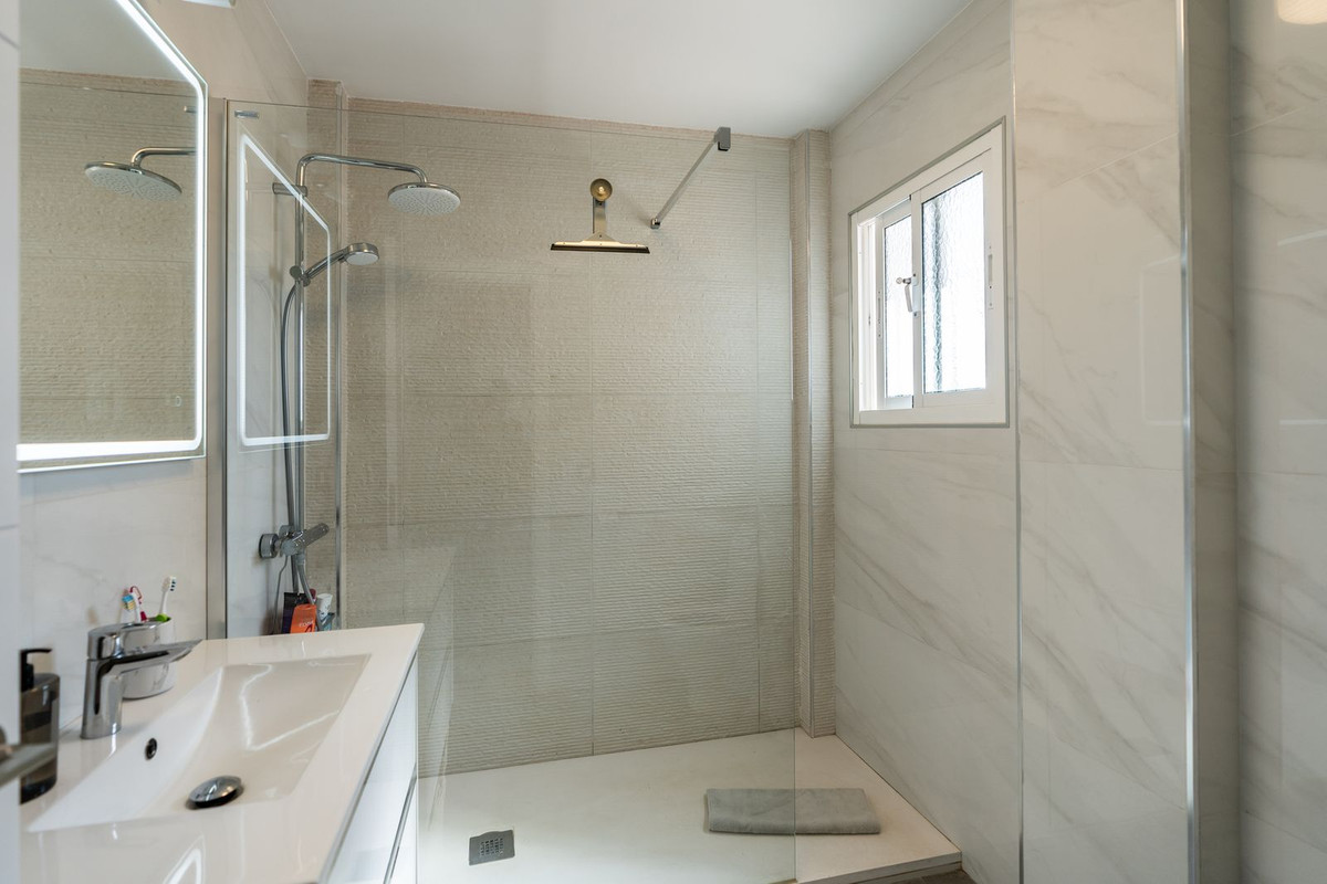 5-slaapkamer villa in Atalaya – El Pilar, El Paraíso in Atalaya - foto 19