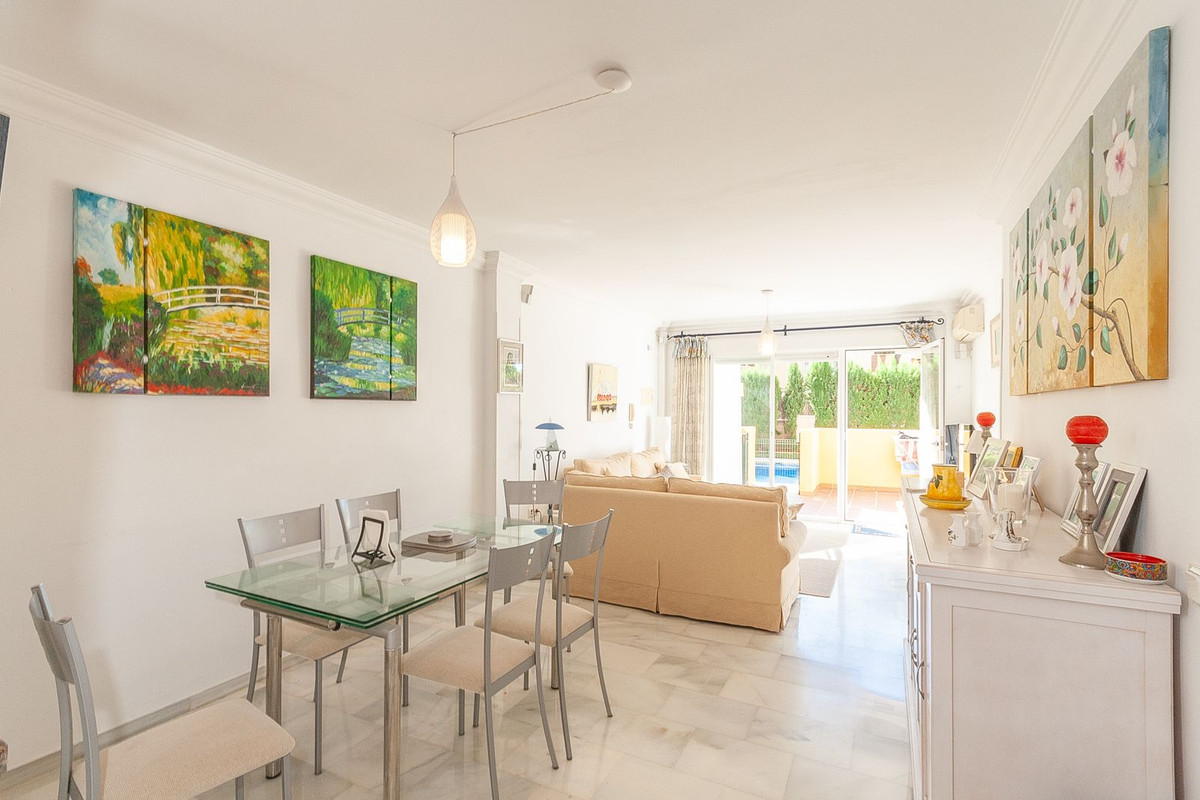 Appartement met 2 slaapkamers in Elviria in Elviria - foto 11