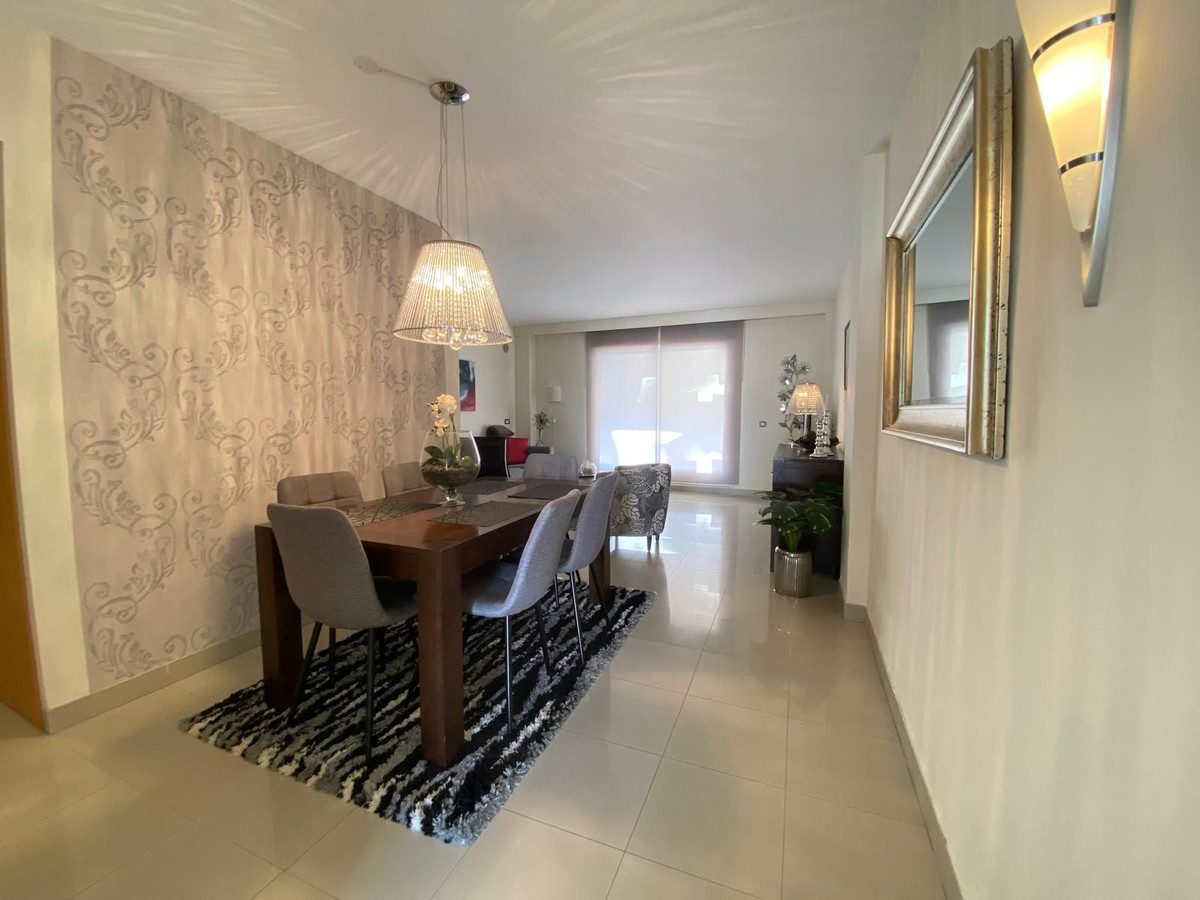 Drie-slaapkamerappartement in Estepona in Estepona - foto 2