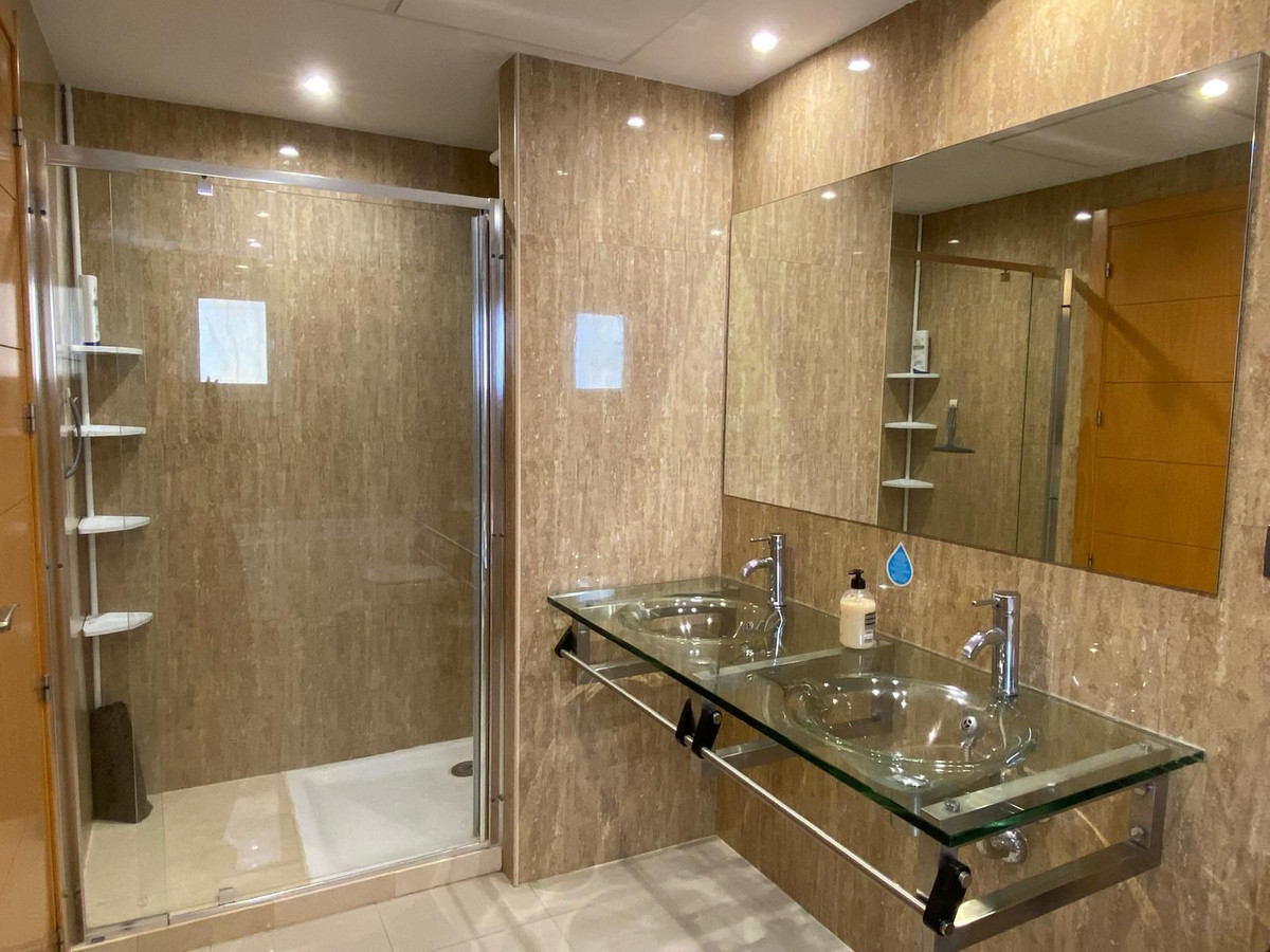 Drie-slaapkamerappartement in Estepona in Estepona - foto 19