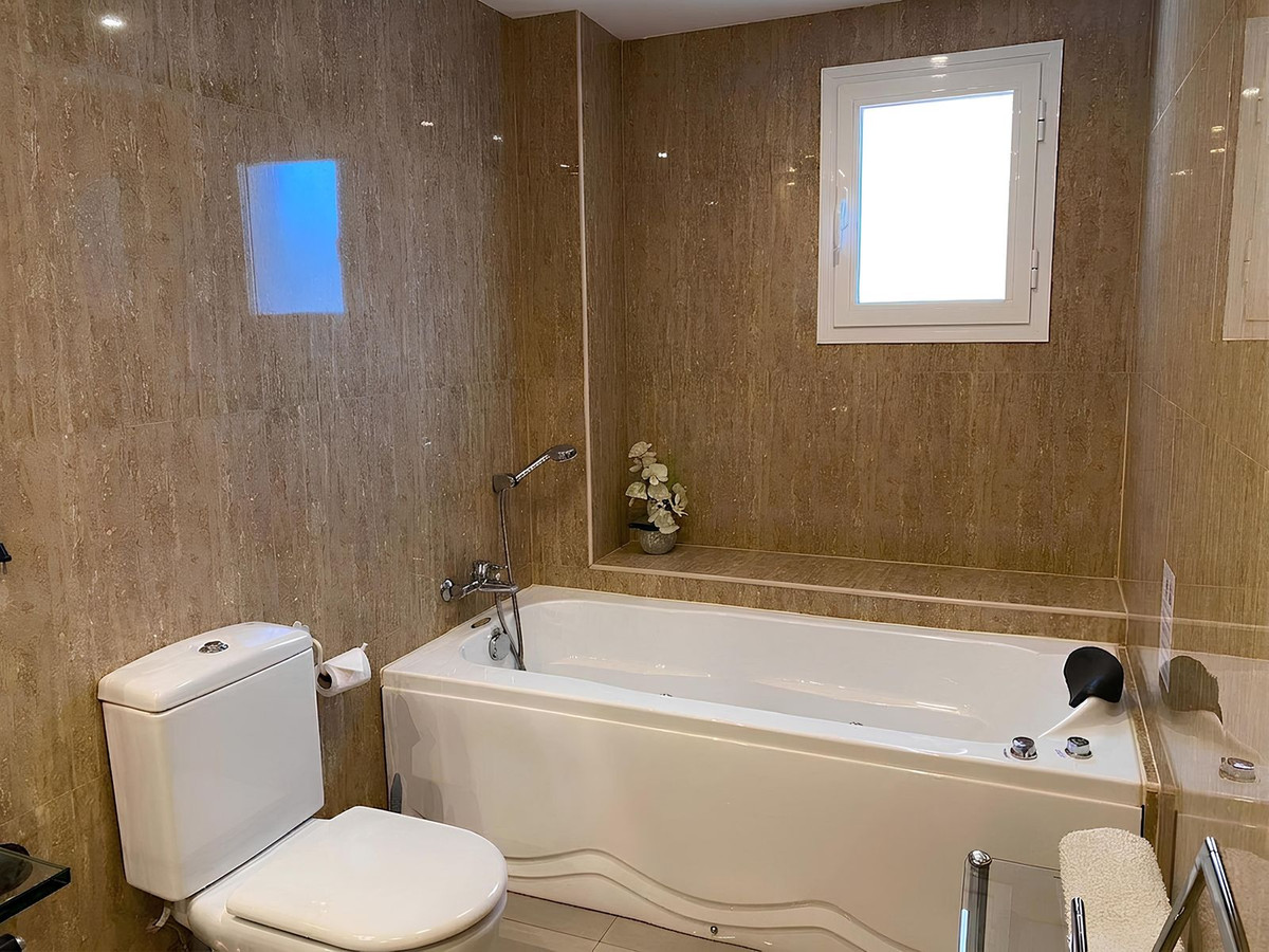 Drie-slaapkamerappartement in Estepona in Estepona - foto 20