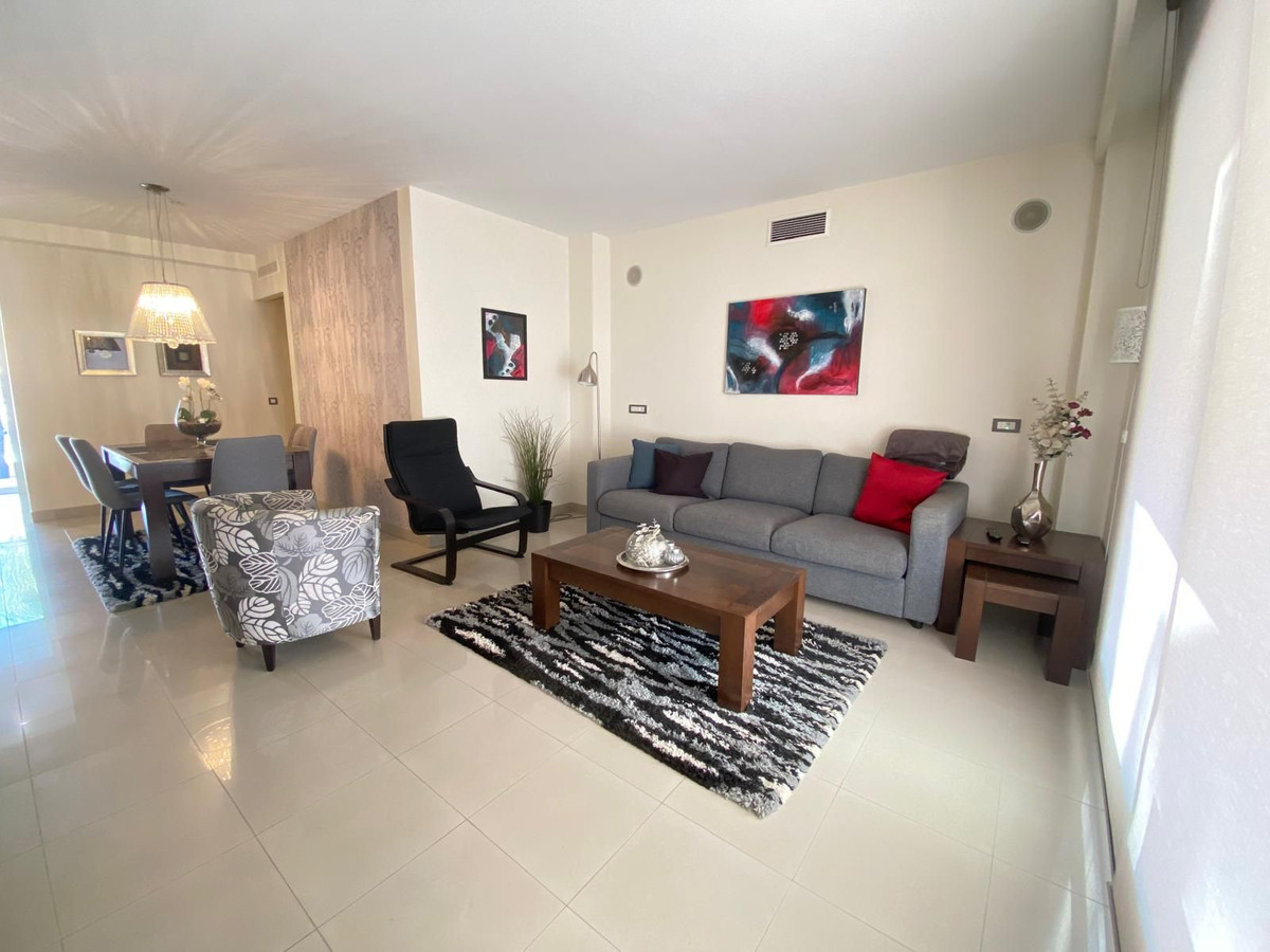 Drie-slaapkamerappartement in Estepona in Estepona - foto 3