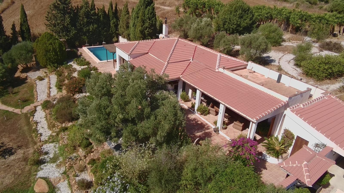 Finca met 4 slaapkamers in Almogía in Almogía - foto 2